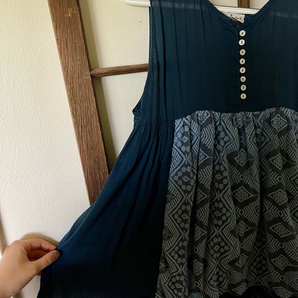 2/40 Cousin Earl Navy Top - Picture 3 of 5